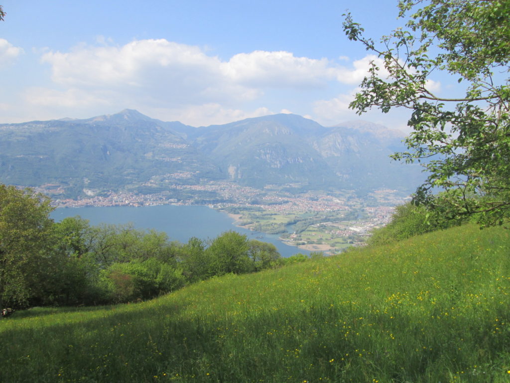 Discesa verso Pisogne, tappa 1 della Via Valeriana